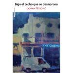 *F BAJO EL TECHO QUE SE DESMORONA