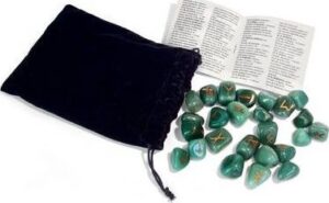 VENTURINA VERDE ( LIBRO + RUNAS )